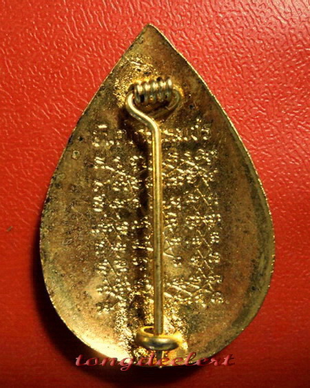 เข็มกลัดหลวงพ่อฤาษีลิงดำ วัดท่าซุง กะไหล่ทองลงยา สวยมากค่ะ