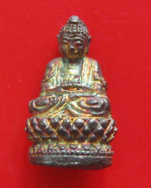 พระกริ่ง หลวงพ่อเกษม เนื้อเงิน พิมพ์เล็ก ตอกโค๊ตใต้ฐาน สวย ๆ หายากคะ