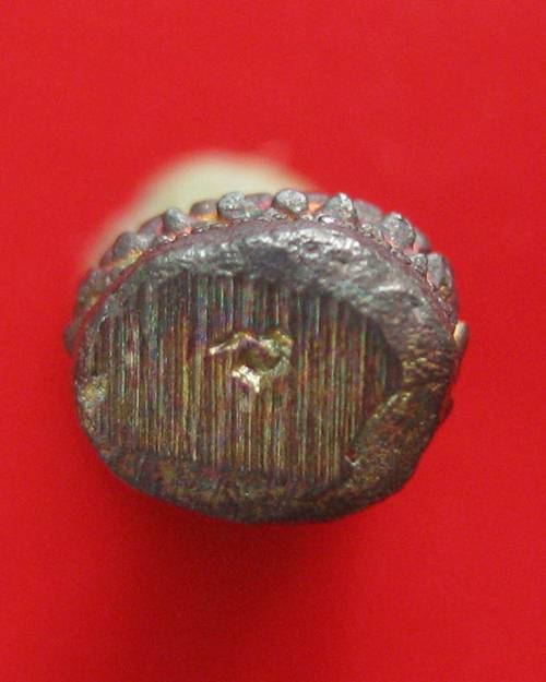 พระกริ่ง หลวงพ่อเกษม เนื้อเงิน พิมพ์เล็ก ตอกโค๊ตใต้ฐาน สวย ๆ หายากคะ