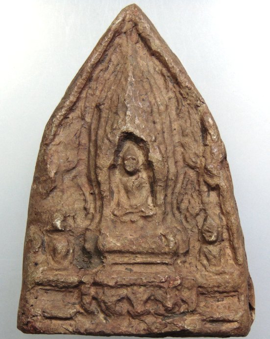 ๒๐ พระสามนั่งซุ้ม องค์ใหญ่