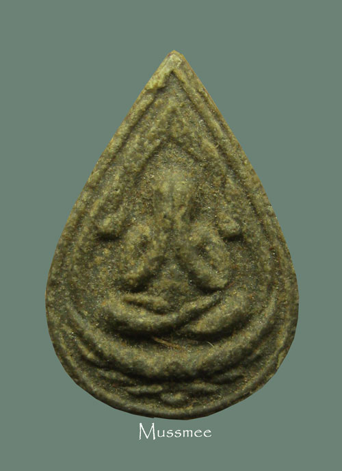  พระปิดขัดเพชร พิมพ์หยดน้ำกนกข้าง หลังยันต์ห้า วัดบ่อวิน อ.ศรีราชา จังหวัดชลบุรี ### เคาะเดียว 