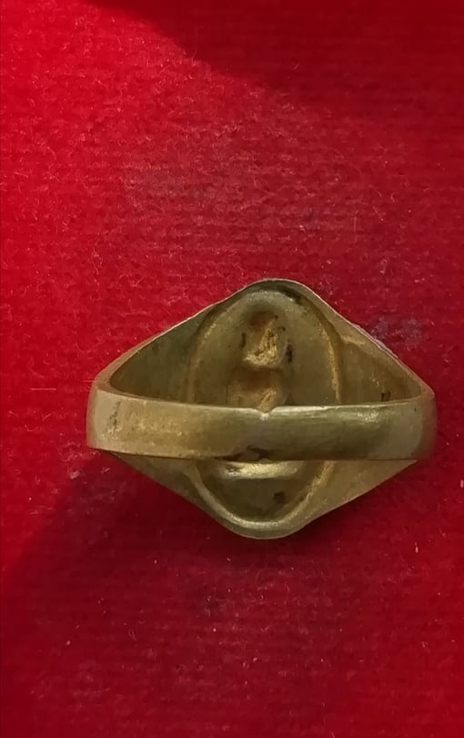 แหวนนางกวัก หลวงพ่อกวย วัดโฆสิตาราม