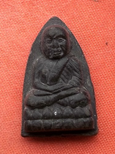 เริ่ม 10 บาท กับ หลวงปู่ทวด   ..T667