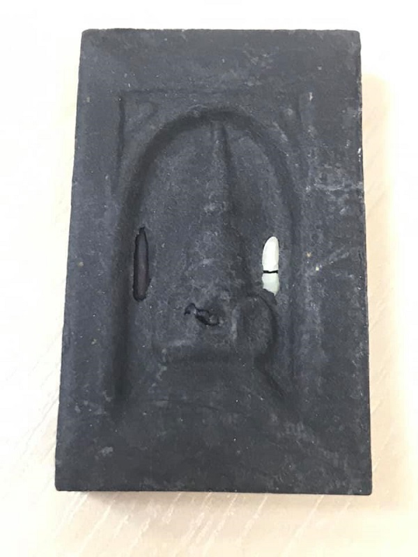 พระหลวงพ่อทวด รุ่นมหาเศรษฐี เนื้อว่าน พิมพ์สี่เหลี่ยม (กลักไม้ขีด) องค์ละ300