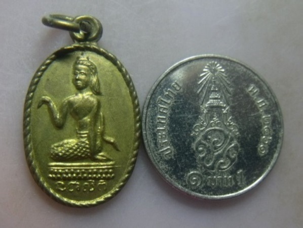 **วัดใจ**เหรียญนางกวักหลังพระพุทธ ลพ.จง หน้าต่างนอก รุ่นแจกแม่ค้า**เน้นด้านโชคลาภและค้าขาย 