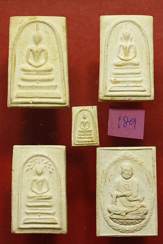 พระสมเด็จ 118 ปี วัดระฆัง ครบชุด 5 องค์ ตรายางชัด คัดสวย พร้อมกล่องเดิมและกล่องกระดาษ ชุด 189