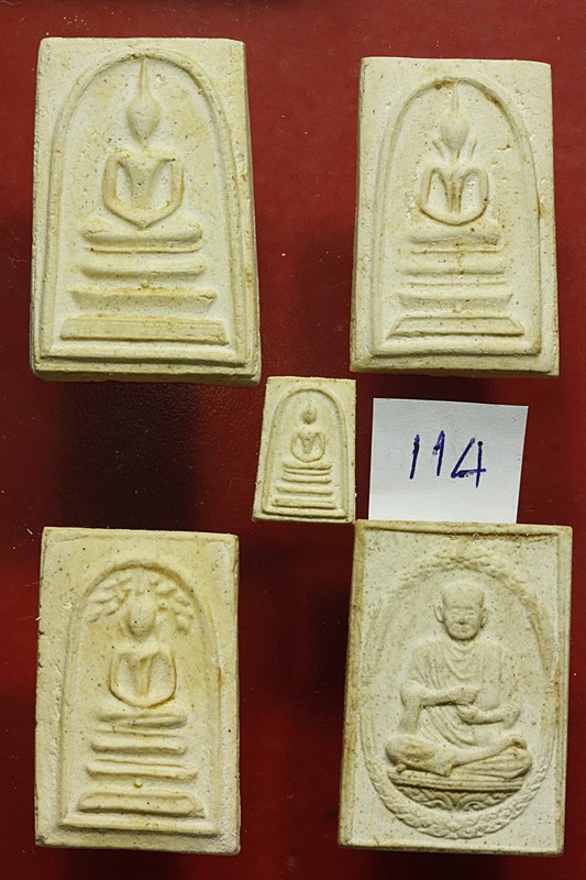 พระสมเด็จ 118 ปี วัดระฆัง ครบชุด 5 องค์ ตรายางชัด คัดสวย พร้อมกล่องเดิมและกล่องกระดาษ ชุด 114