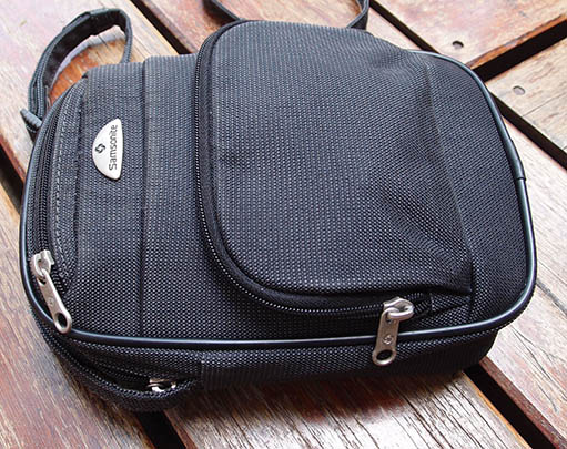 กระเป๋าสะพายข้าง Samsonite ของแท้ ขนาดข้างเอว ไซส์กำลังสวย