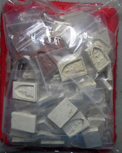 พระผงไพรีพินาศ วัดบวรนิเวศวิหาร สมเด็จพระญาณสังวร ทรงเมตตาอฐิษฐานจิตปี35 ชุด100องค์