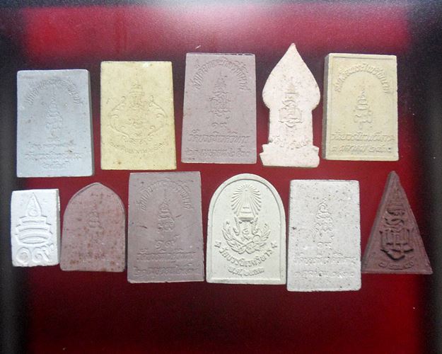 พระผงไพรีพินาศ วัดบวรนิเวศวิหาร สมเด็จพระญาณสังวร ทรงเมตตาอฐิษฐานจิต ชุด11พิมพ์รวม100องค์