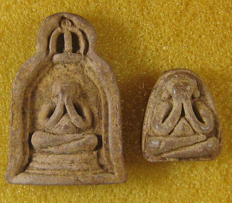 2 องค์ ชุดเล็ก ปิดตา หลวงปู่เฮี้ยง วัดอรัญญิกาวาส (วัดป่า) ชลบุรี ปี2505 สภาพสวย หายาก