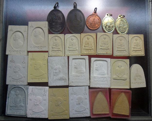 หลวงพ่อแพ วัดพิกุลทอง สิงห์บุรี 26องค์เคาะเดียวแดง
