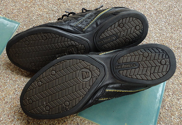 รองเท้า MERRELL ของแท้ สีดำ สวยมาก แบรนด์อเมริกา