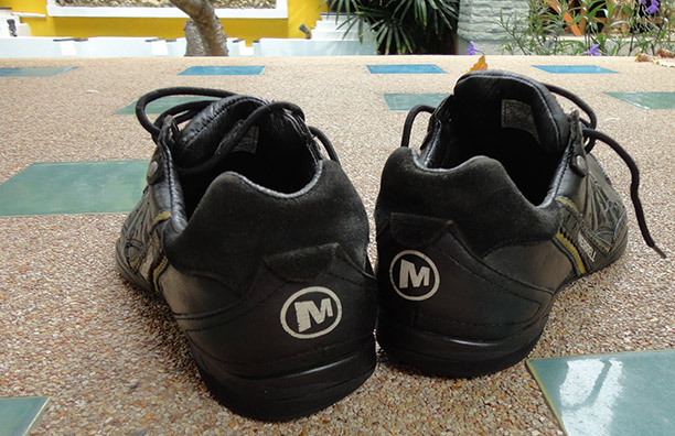 รองเท้า MERRELL ของแท้ สีดำ สวยมาก แบรนด์อเมริกา