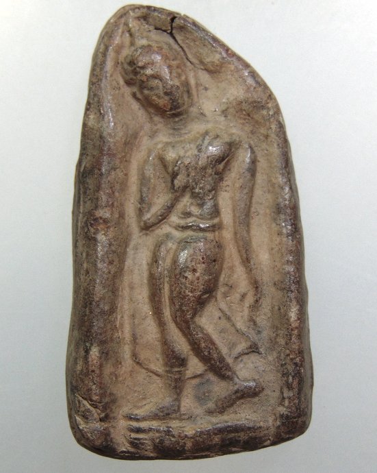 ๒๐ พระลีลาเนื้อดิน