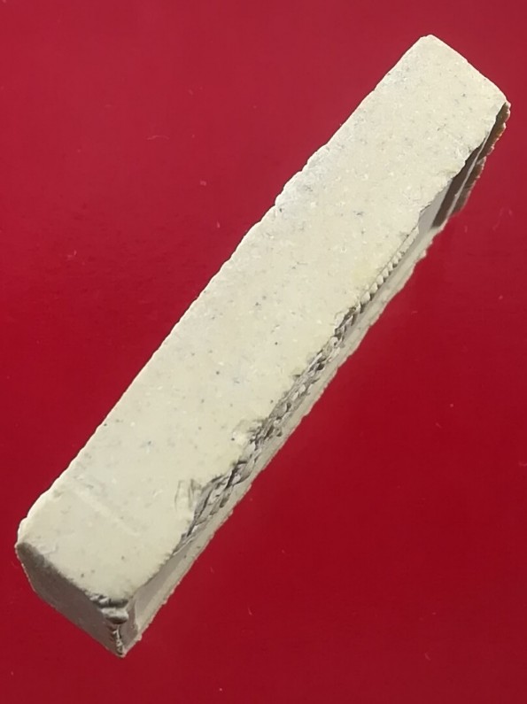 (๒๐)พระสมเด็จไพรีพินาศ หลังตราสัญลักษณ์เฉลิมพระชนมพรรษา ๖ รอบ ๕ ธันวาคม พุทธศักราช ๒๕๔๒