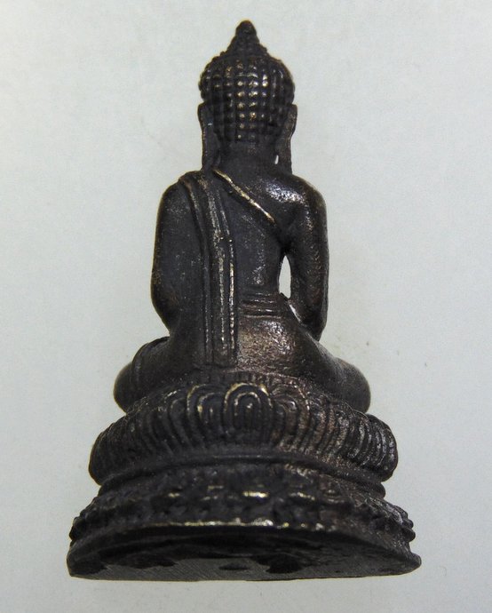 ๒๐ รูปหล่อพระพุทธ