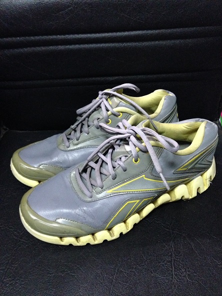 รองเท้า Reebok เบอร์ 42 ยาว 27 cm ราคาพร้อมจัดส่งครับ