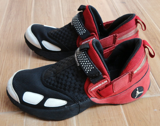 รองเท้า AIR JORDAN ของแท้ครับ รุ่นหายาก สวยสุดๆครับ