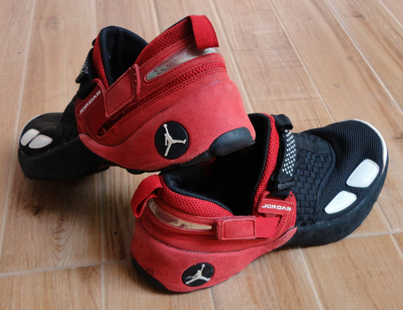 รองเท้า AIR JORDAN ของแท้ครับ รุ่นหายาก สวยสุดๆครับ