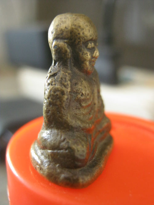 รูปหล่อหลวงพ่อเงิน ปืนแตก