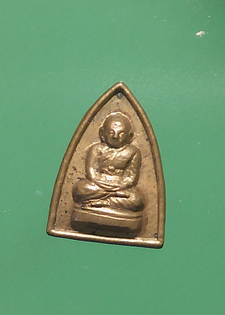 วัดใจ ทีเดียวแดง พระรูปเหมือนพระเทพสิทธินายก วัดเลา พิมพ์เตารีด