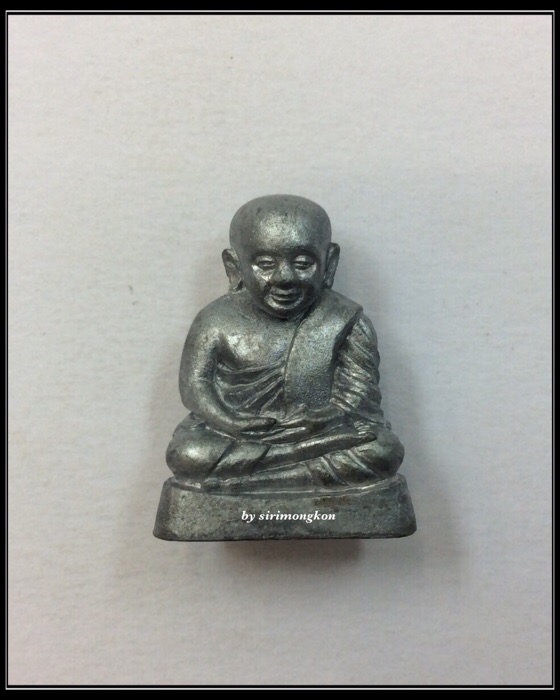 หลวงพ่อเงิน พิมพ์นิยม วัดบางคลาน พิจิตร เนื้อแร่อุดผงไม้มงคลฝังตะกรุดเงินแท้ มีโค๊ด No.47 กล่องเดิม 