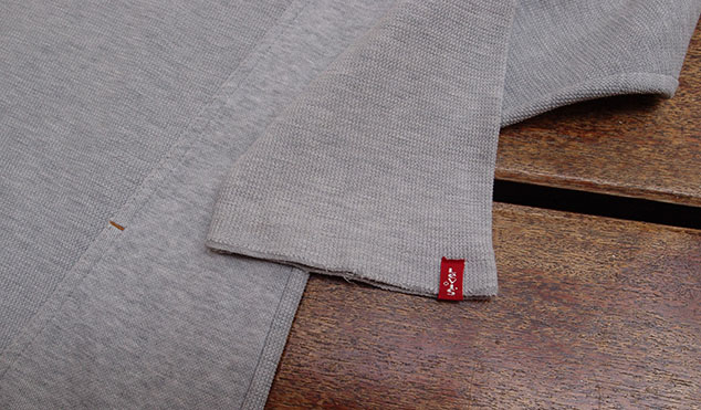 เสื้อ Levi's มือสอง ของแท้ เบอร์ XL สีเทา ขายถูกครับ