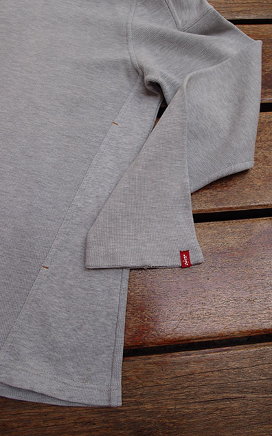 เสื้อ Levi's มือสอง ของแท้ เบอร์ XL สีเทา ขายถูกครับ