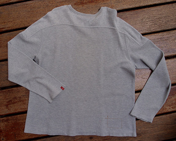 เสื้อ Levi's มือสอง ของแท้ เบอร์ XL สีเทา ขายถูกครับ