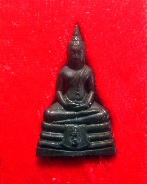 หลวงพ่อโสธร วัดโสธรวรารามวรวิหาร จ.ฉะเชิงเทรา รุ่นสร้างพระอุโบสถ ปี 2545 พร้อมกล่องครับ