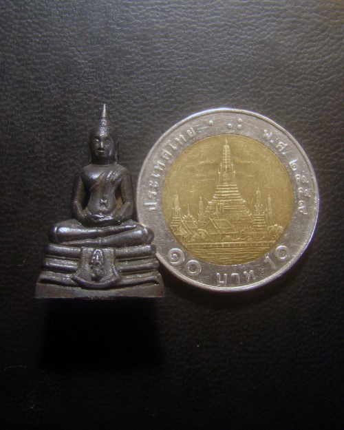 หลวงพ่อโสธร วัดโสธรวรารามวรวิหาร จ.ฉะเชิงเทรา รุ่นสร้างพระอุโบสถ ปี 2545 พร้อมกล่องครับ