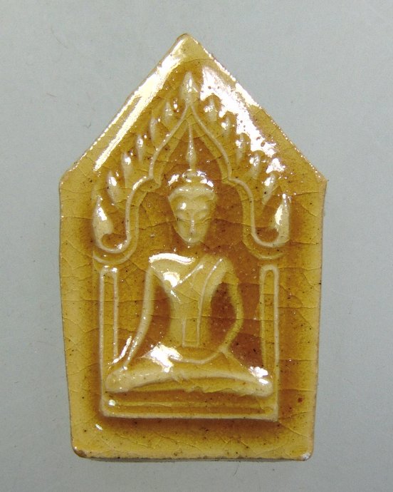 ๒๐ พระขุนแผนดินเผาเคลือบ พิธีมหาจักรพรรดิตราธิราช วัดพระศรีรัตนศาสดาราม ปี๔๒