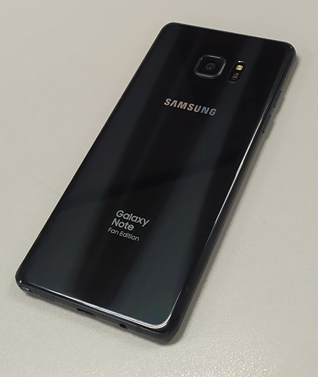 Samsung NOTE FE  สีดำ สวยๆนางฟ้าเลย เครื่องศูนย์ไทยครับ พร้อมเคส และที่ชาร์จ+สาย