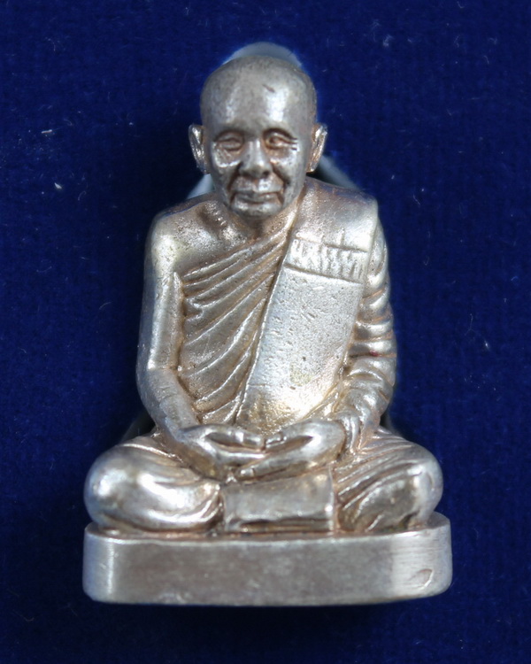 รูปหล่อเนื้ออัลบาก้าสมเด็จพระญาณสังวร 