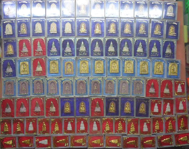 พระผง วัดบวรนิเวศวิหาร สมเด็จพระญาณสังวร ทรงเมตตาอฐิษฐานจิต 100 องค์กล่องเดิมๆ