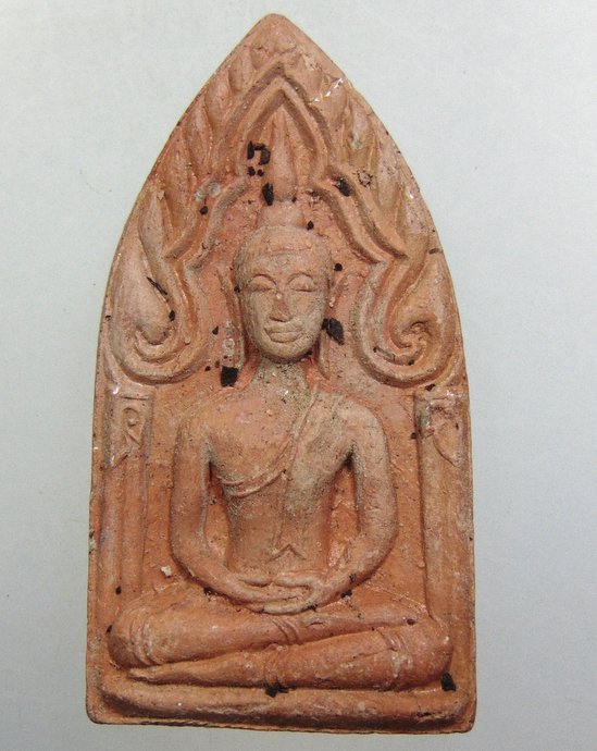 ๒๐ พระขุนแผนเนื้อดิน
