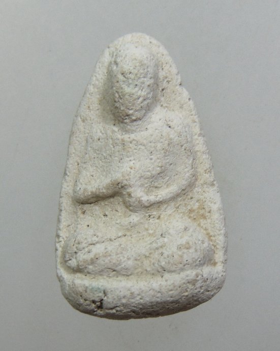 ๒๐ พระผงรูปเหมือนสมเด็จโต