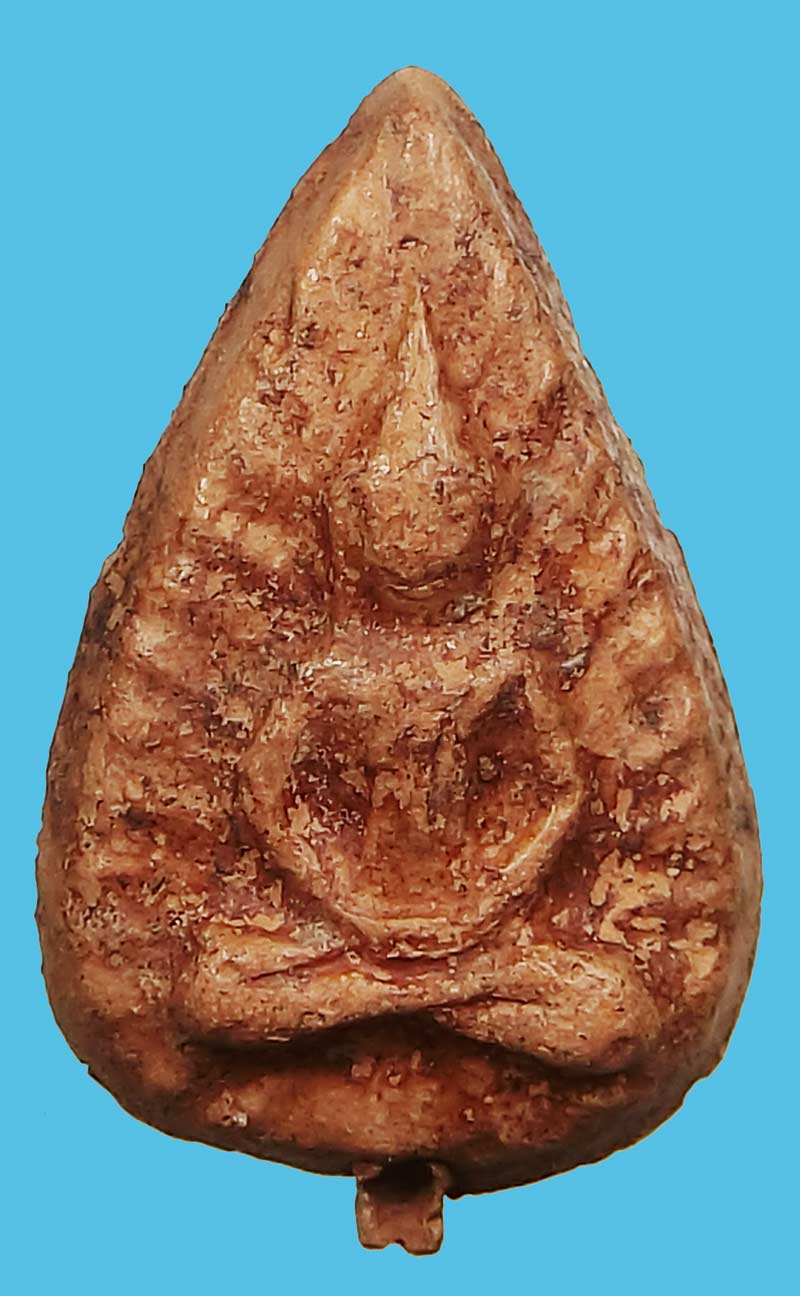 พระนางพญากลีบบัว วัดลิงขบ  หรือ วัดบวรมงคล เป็นวัดเก่าแก่มีมาก่อนตั้งกรุงรัตนโกสินทร์