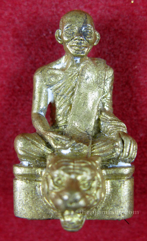 รูปเหมือนหลวงพ่อเหลือ(3) วัดขอนชะโงก สระบุรี รุ่นไตรมาส เพชรกลับ รุ่นแรก เนื้อชนวนนำฤกษ์ ปี 2556