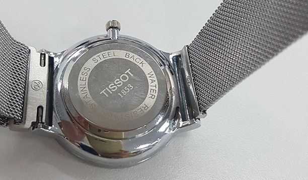 นาฬิกา TISSOT หน้าดำ ขนาด 40 มม. ของใหม่