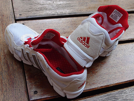 รองเท้า ADIDAS ของแท้ สวมสบาย จะใส่วิ่ง ใส่เที่ยว ได้หมด
