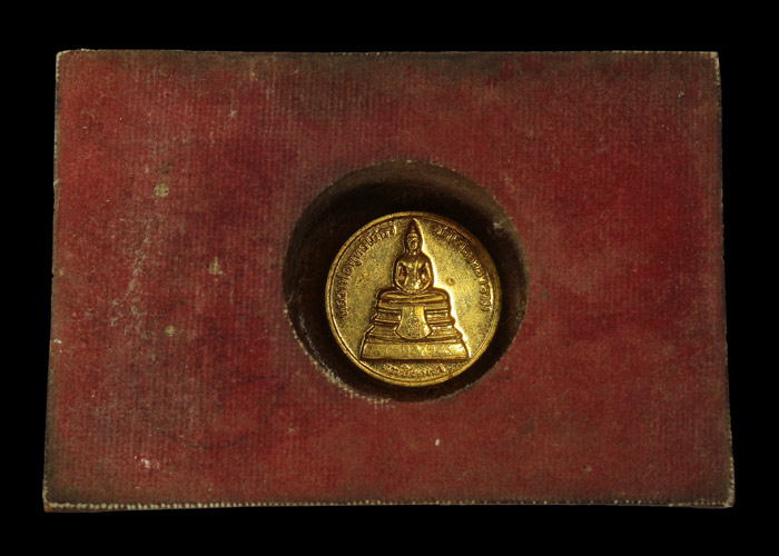 พระบูชาหลวงพ่อโสธร เนื้อหลังคาโบสถ์ ปี 38 พระสวยเดิม ฝาคอบถอดได้ ใต้ฐานมีเหรียญหลวงพ่อโสธร (ขนาดกว้า