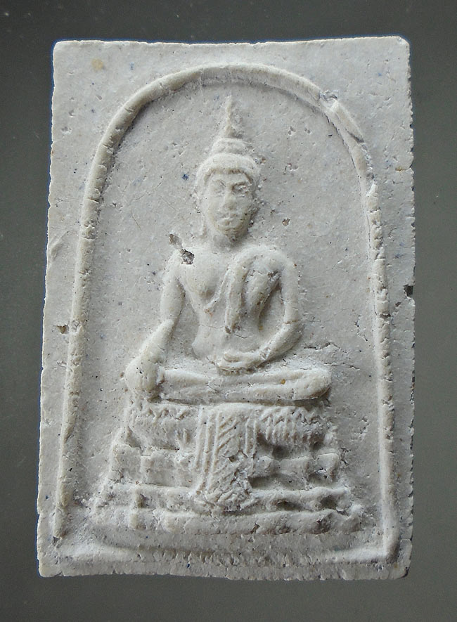 20บาท...พระพุทธ เนื้องผง ไม่ทราบที่///F135