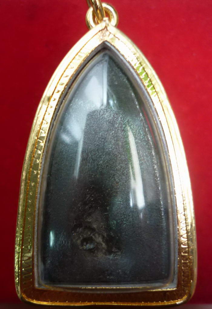 หลวงปู่ทวดพิมพ์ใหญ่หลังเตารีด เนื้อเมฆพัตร อาจารย์นองวัดทรายขาว จ.ปัตตานี จัดสร้าง ปี ๒๕๓๘ 