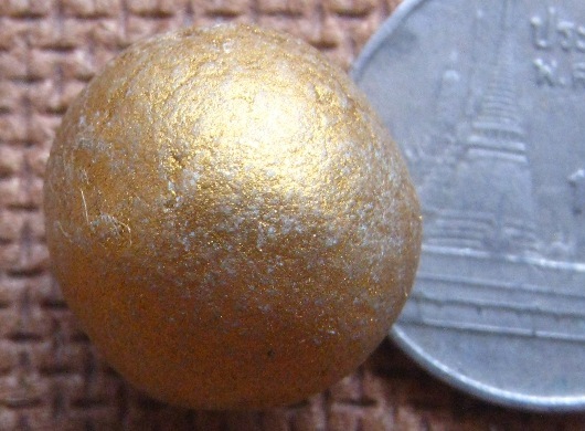 ลูกอมผงพรายกุมาร ผสมว่านดอกทอง หลวงพ่อสิน วัดละหารใหญ่ จ ระยอง โค๊ต ส สร้าง5999ลูก พร้อมซองเดิม