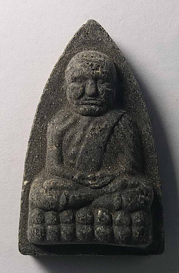 เริ่มที่ 10 บาทครับ หลวงปู่ทวดเนื้อผงใบลาน หลังลายพิมพ์นิ้วมือ พ่อปู่นริศนรินโท