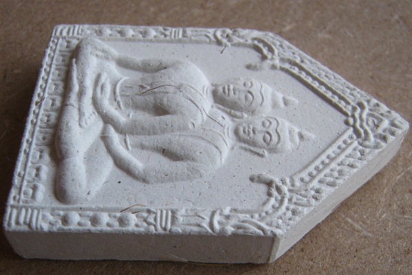 ขุนแผนคู่บารมี หลวงพ่อสาคร วัดหนองกรับ จ ระยอง ปี2547 เนื้อผงพรายกุมาร ไม่ฝังตะกรุด มีเส้นเกศา+กล่อง