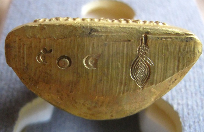 รูปเหมือนปั๊มรุ่นแรก เจ้าคุณเสงี่ยม วัดสุวรรณเจดีย์ จ.อยุธยา ปี2555เลข504 รุ่นมงคลบารมี87 พร้อมกล่อง