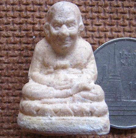 หลวงปู่ทวด รุ่นเบ้าทุบมหาเศรษฐี พ่อท่านสังข์ วัดดอนตรอ จ.นครศรีฯ ปี2540 เนื้อผงฝังตะกรุด พร้อมกล่องเ